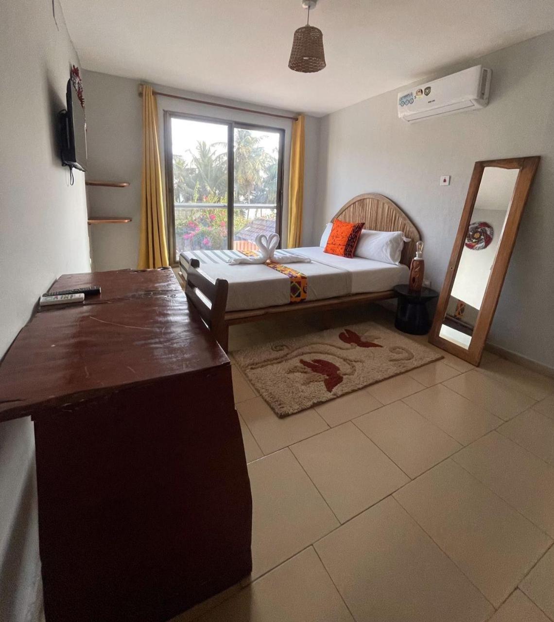 Afiki Hotel Elmina ภายนอก รูปภาพ