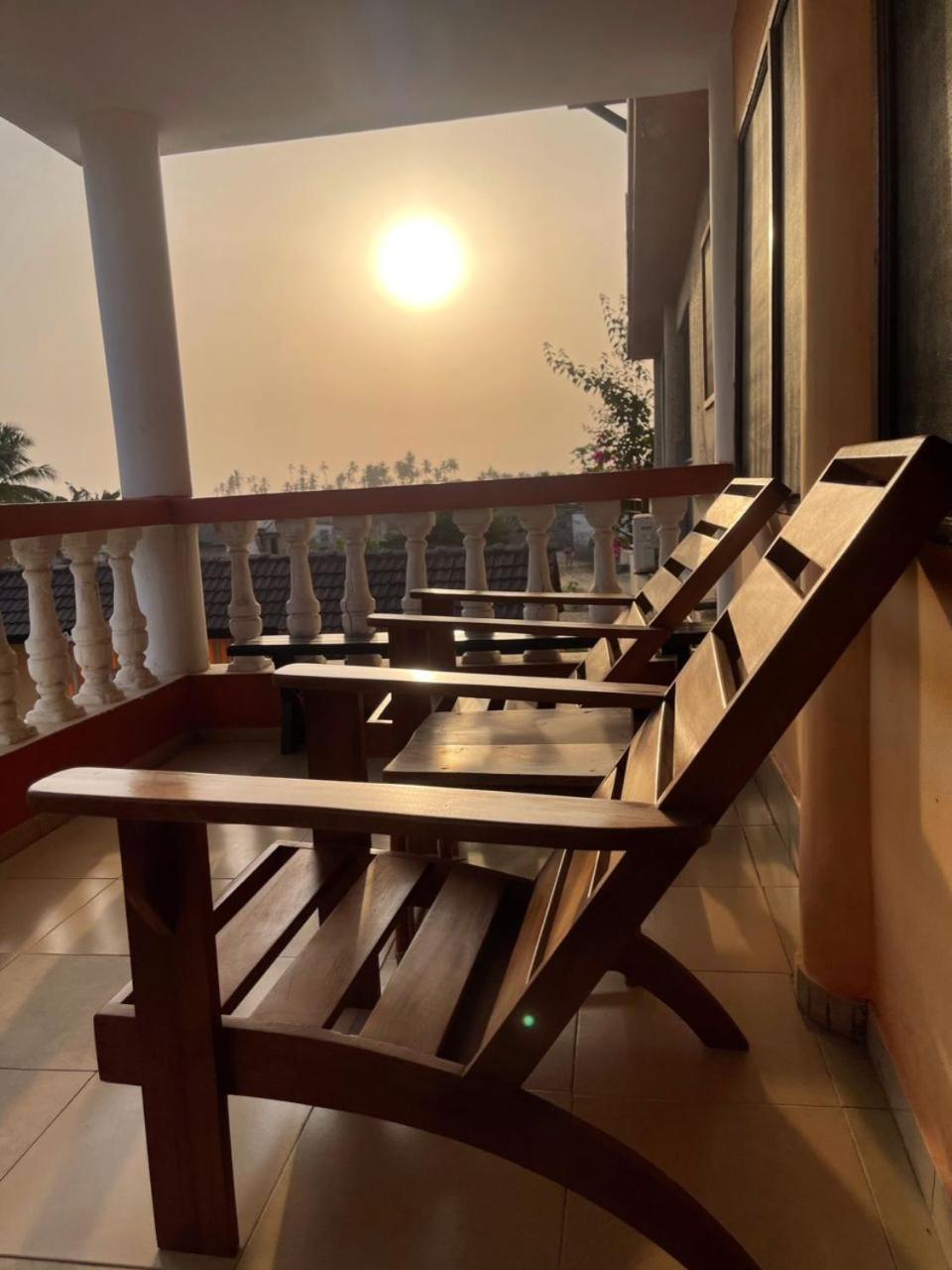 Afiki Hotel Elmina ภายนอก รูปภาพ