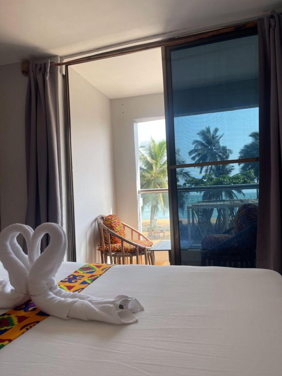 Afiki Hotel Elmina ภายนอก รูปภาพ