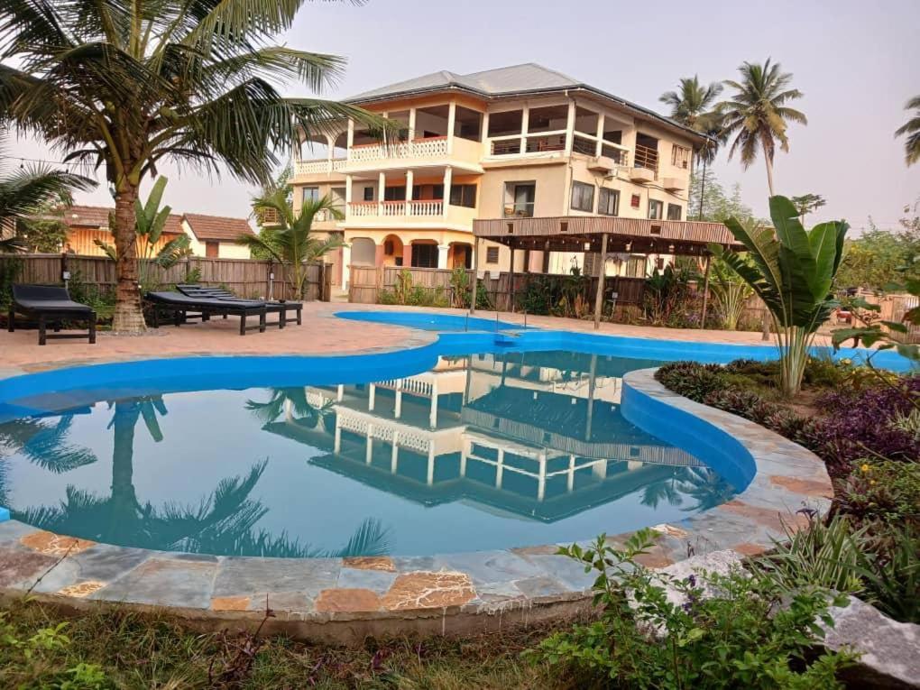 Afiki Hotel Elmina ภายนอก รูปภาพ