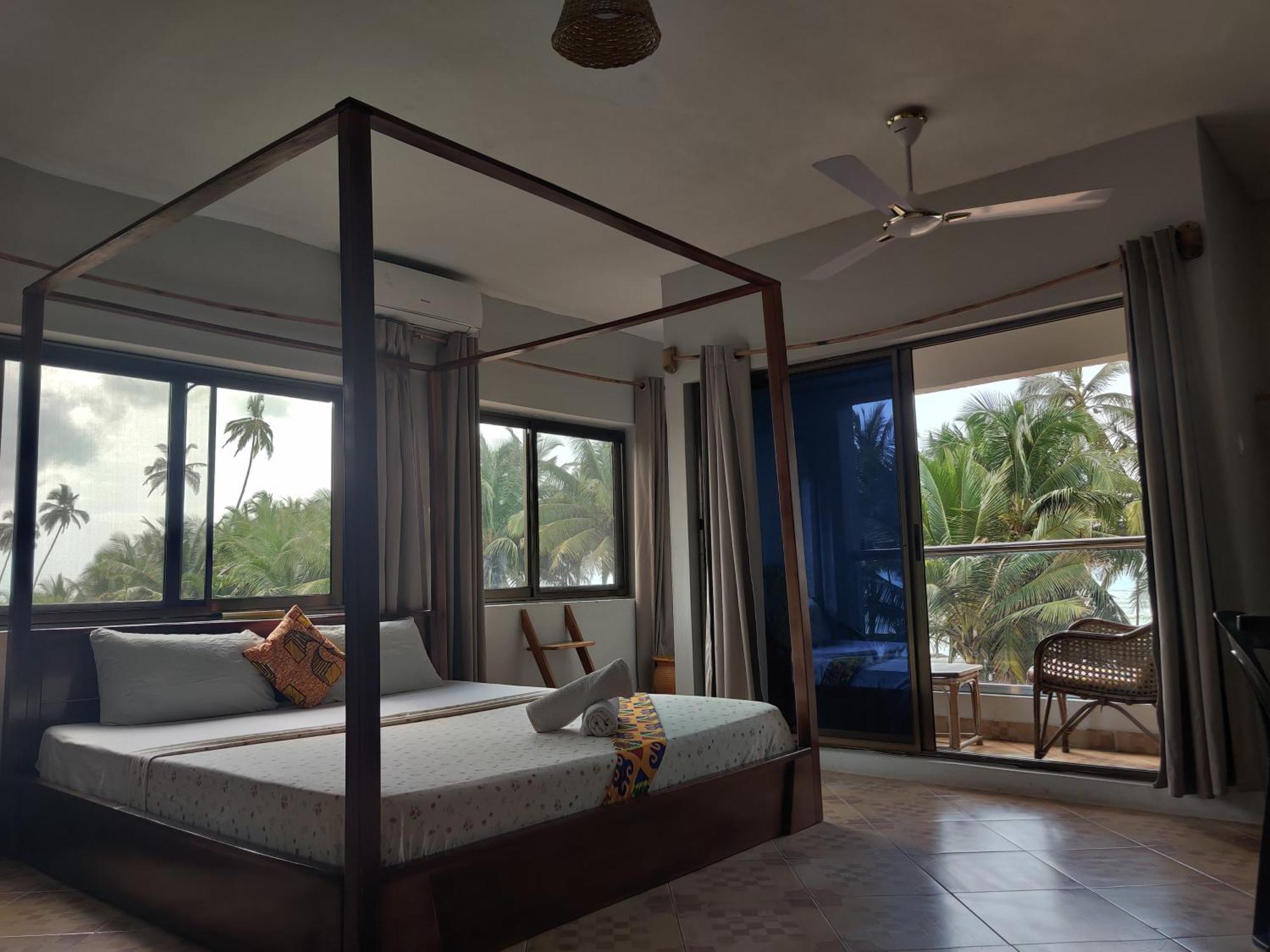 Afiki Hotel Elmina ภายนอก รูปภาพ