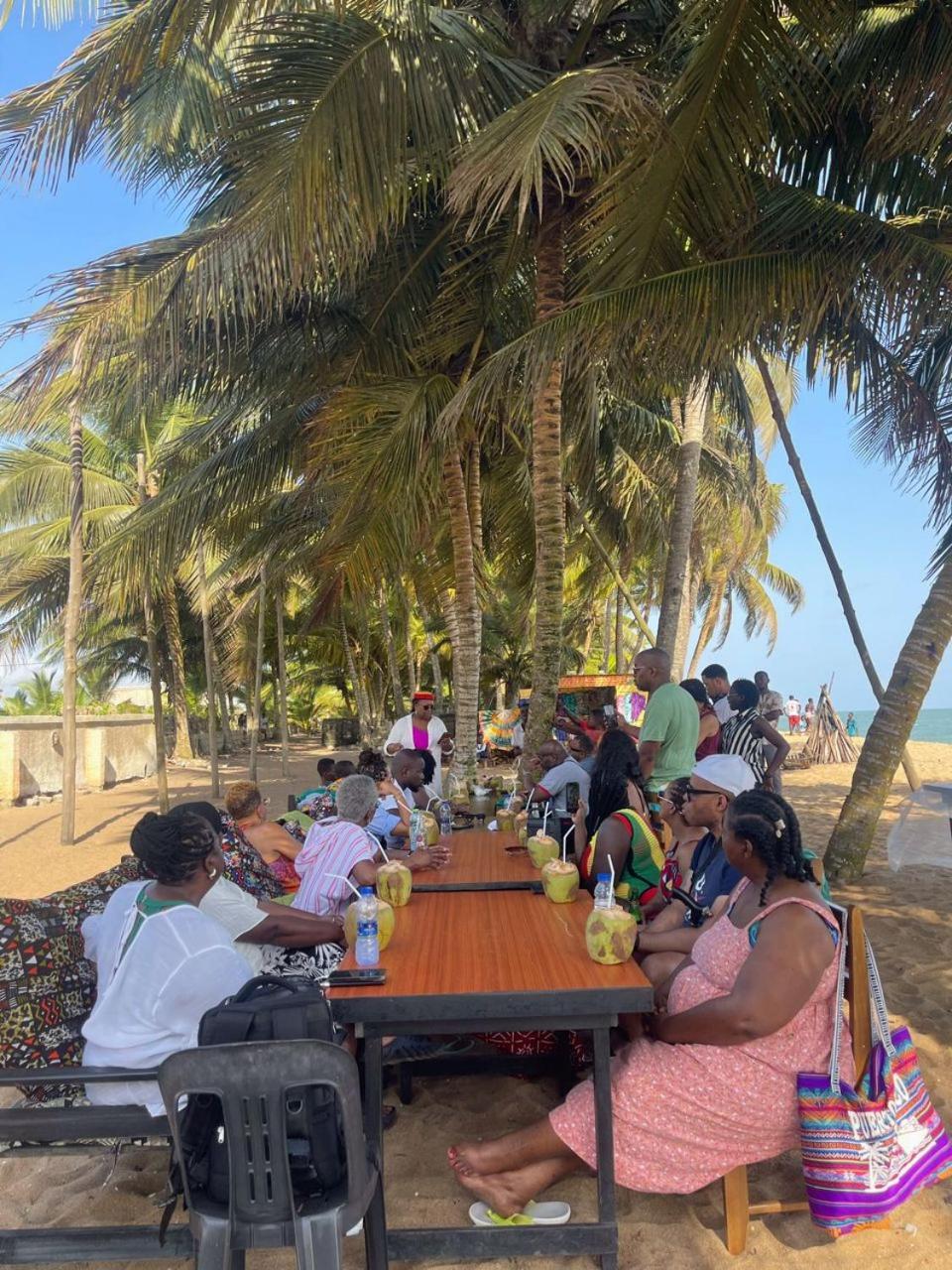 Afiki Hotel Elmina ภายนอก รูปภาพ